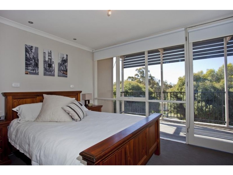 3 Moyna Court, Spring Gully VIC 3550