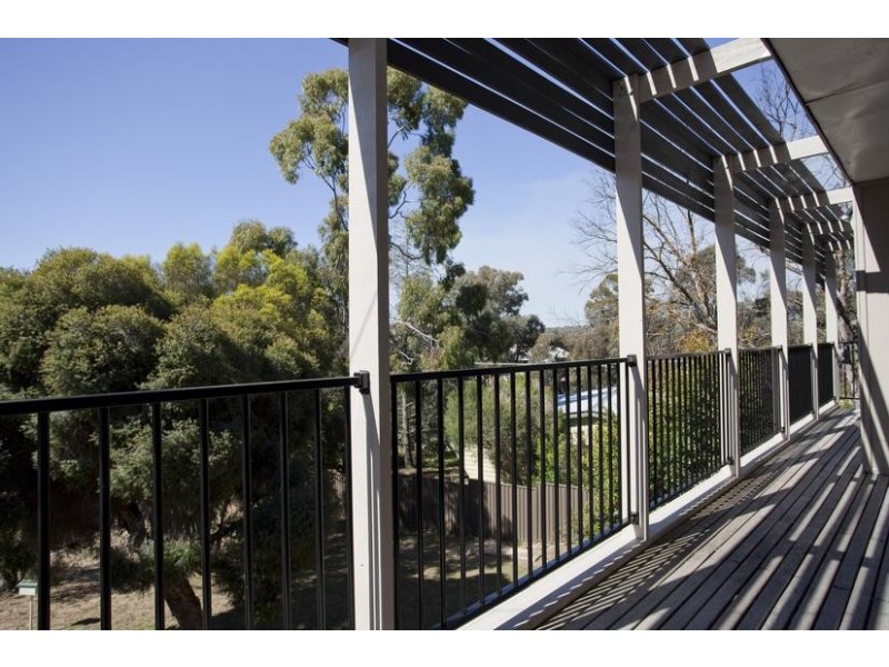 3 Moyna Court, Spring Gully VIC 3550