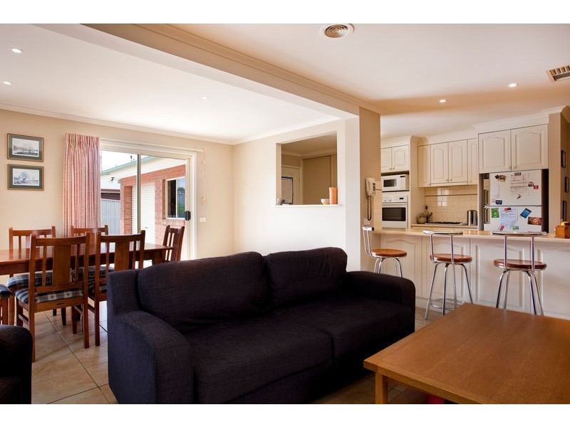 82 Mistletoe Street, Golden Square VIC 3555