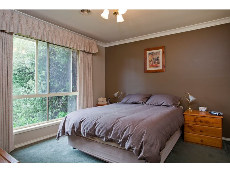 82 Mistletoe Street, Golden Square VIC 3555