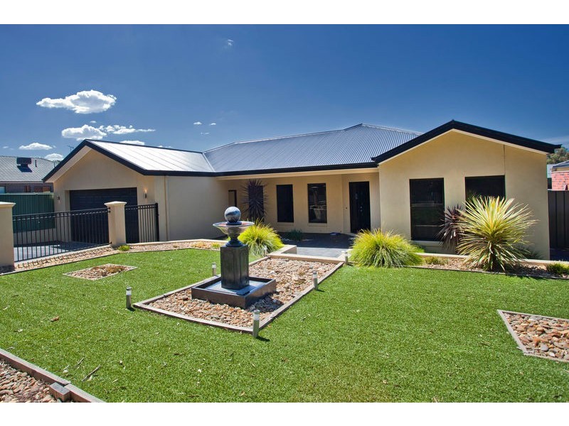 12 Needlewood Drive, Kangaroo Flat VIC 3555