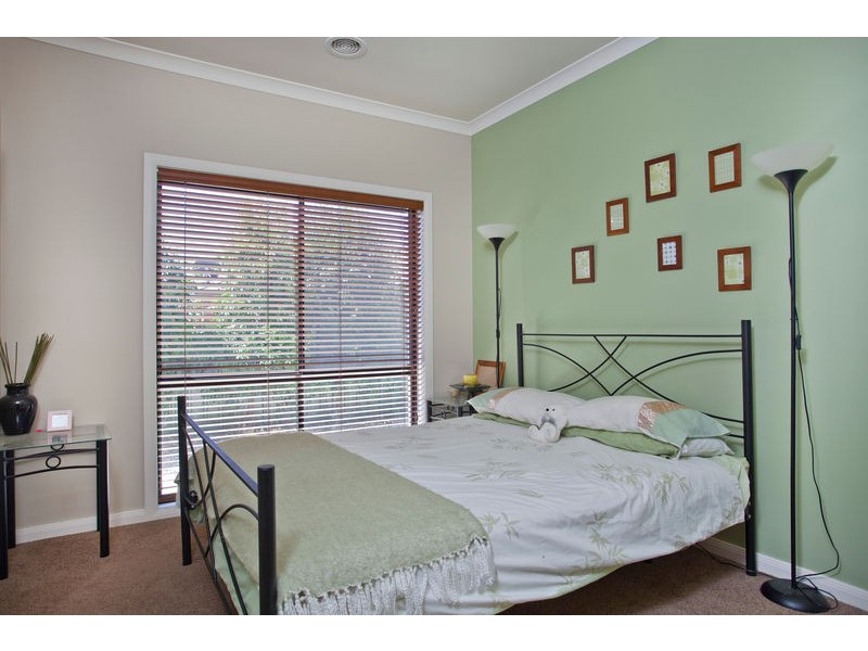 12 Needlewood Drive, Kangaroo Flat VIC 3555