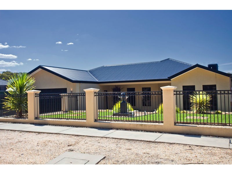 12 Needlewood Drive, Kangaroo Flat VIC 3555