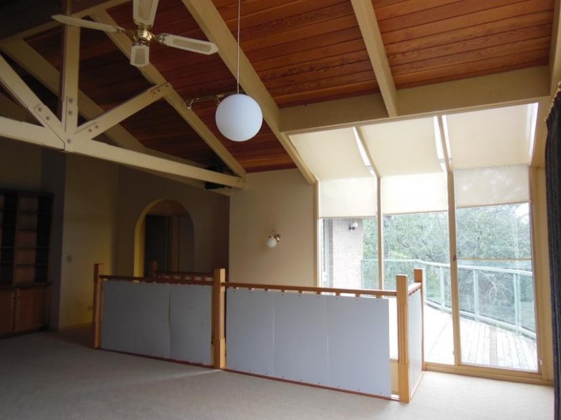 30 Milton Avenue, Spring Gully VIC 3550