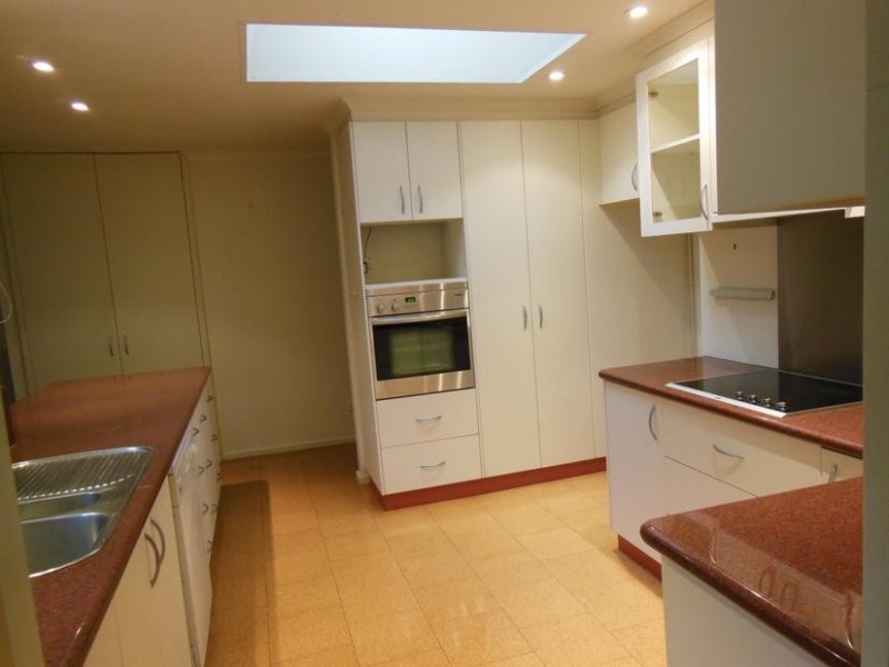 30 Milton Avenue, Spring Gully VIC 3550