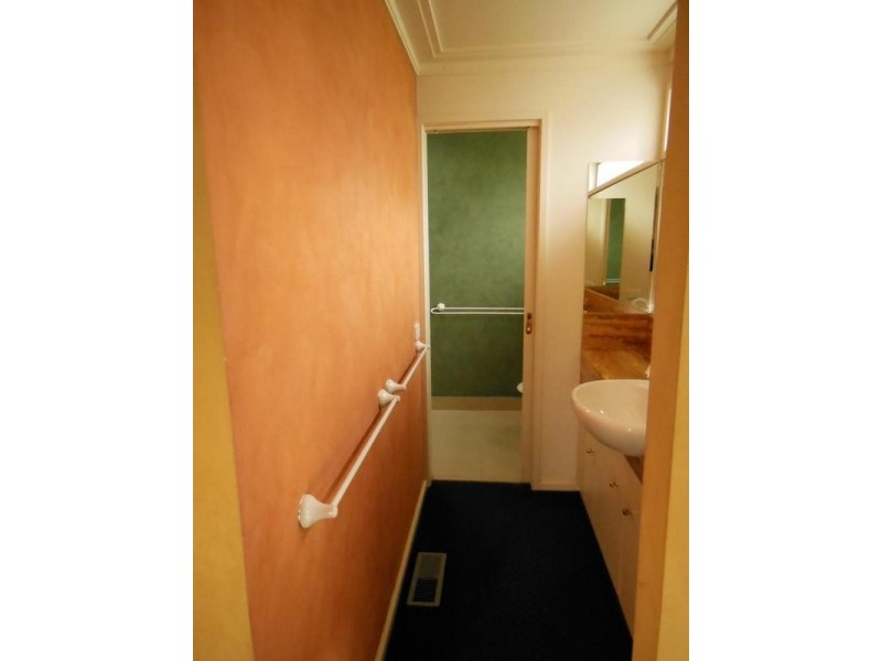 30 Milton Avenue, Spring Gully VIC 3550