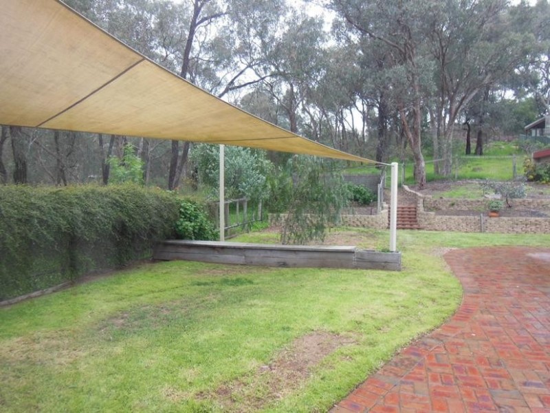 30 Milton Avenue, Spring Gully VIC 3550