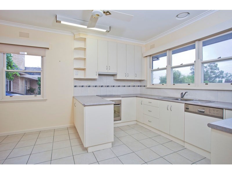 8 Beischer Street, Strathdale VIC 3550