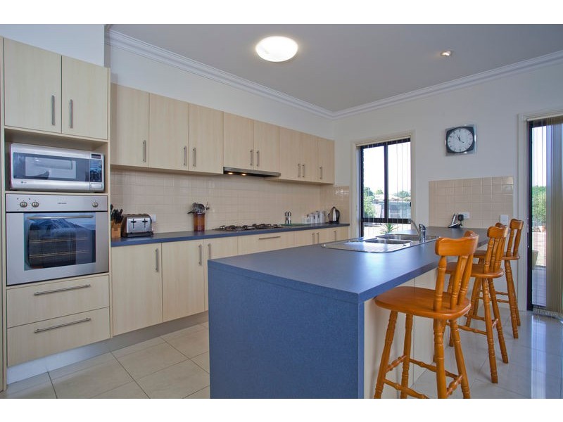 5 Wisteria Court, Flora Hill VIC 3550
