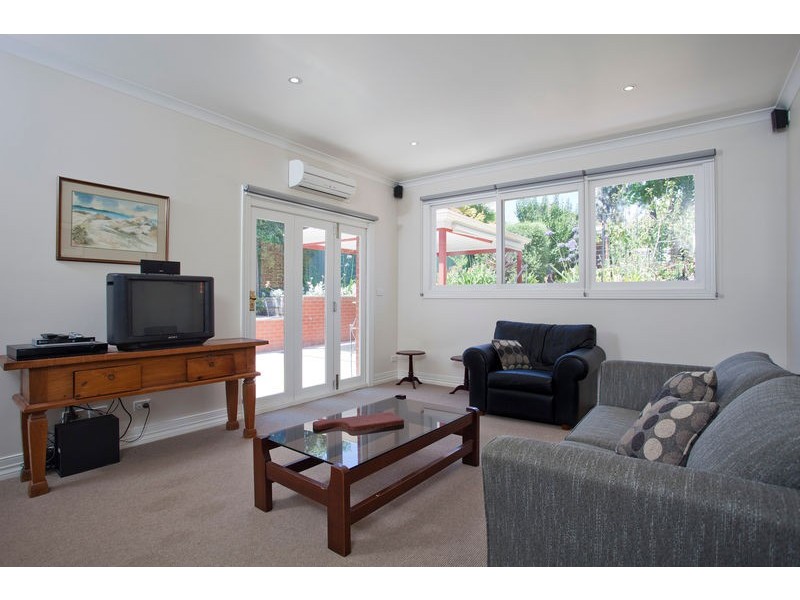 93 Olinda Street, Quarry Hill VIC 3550