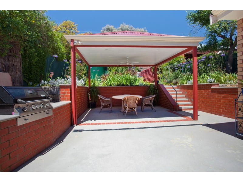 93 Olinda Street, Quarry Hill VIC 3550