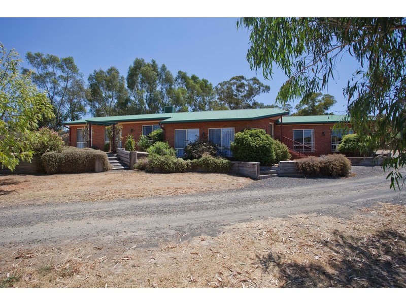6 Pioneer Drive, Maiden Gully VIC 3551