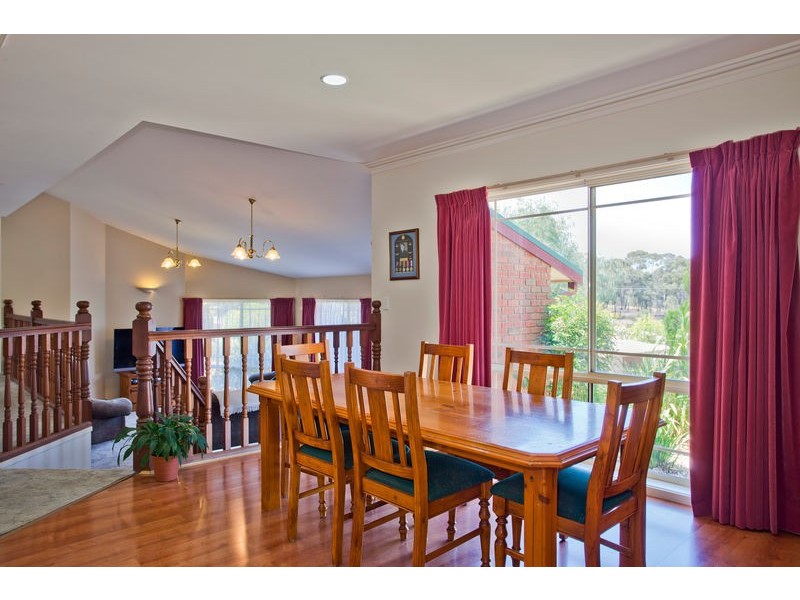 6 Pioneer Drive, Maiden Gully VIC 3551