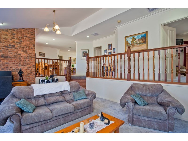 6 Pioneer Drive, Maiden Gully VIC 3551