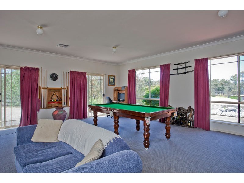 6 Pioneer Drive, Maiden Gully VIC 3551