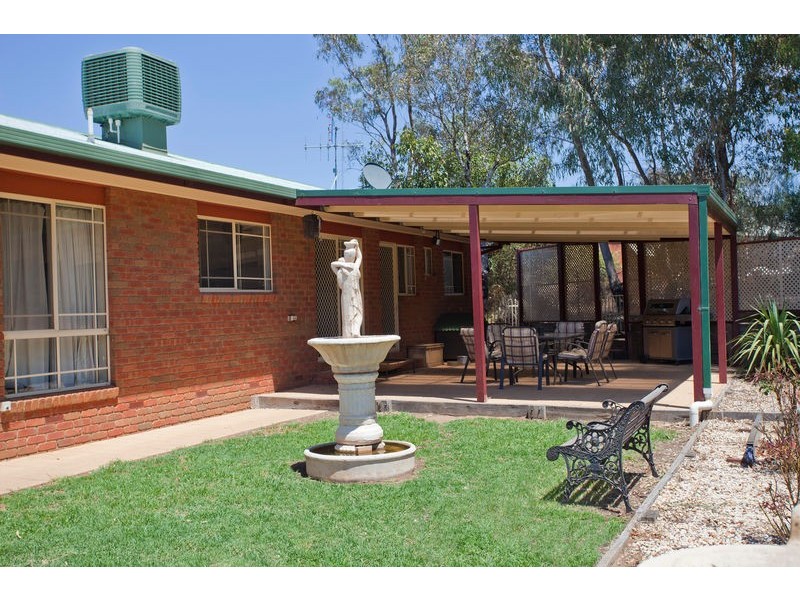 6 Pioneer Drive, Maiden Gully VIC 3551
