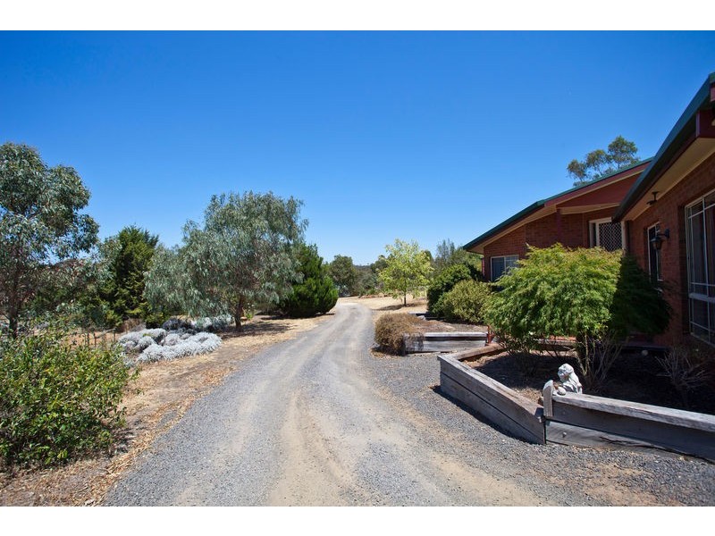 6 Pioneer Drive, Maiden Gully VIC 3551