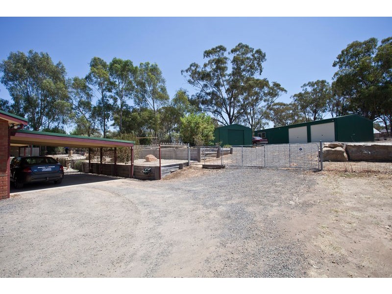 6 Pioneer Drive, Maiden Gully VIC 3551