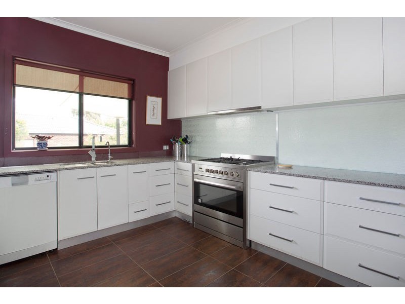 12 Curtin Street, Flora Hill VIC 3550