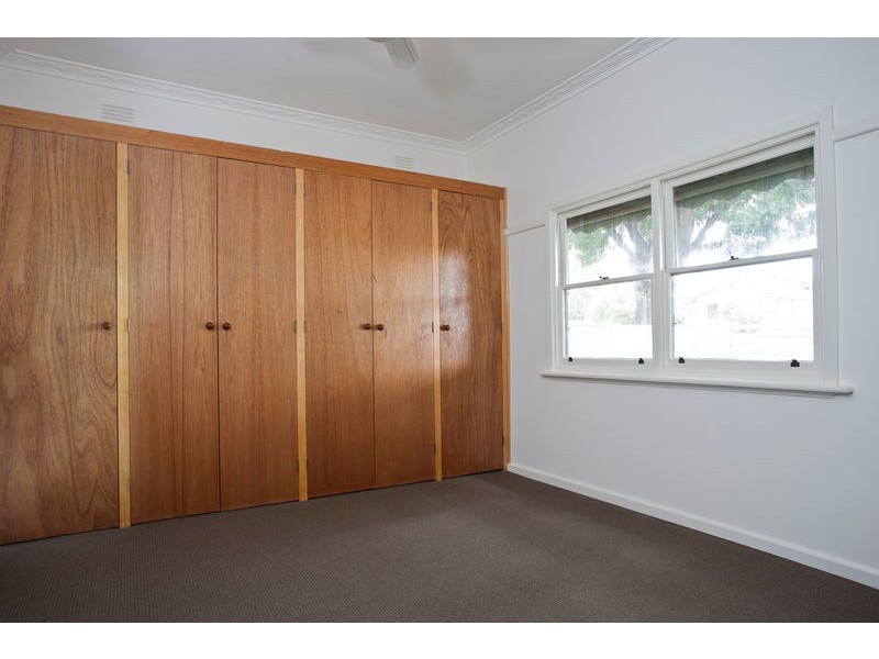 5 Spring Gully Road, Quarry Hill VIC 3550