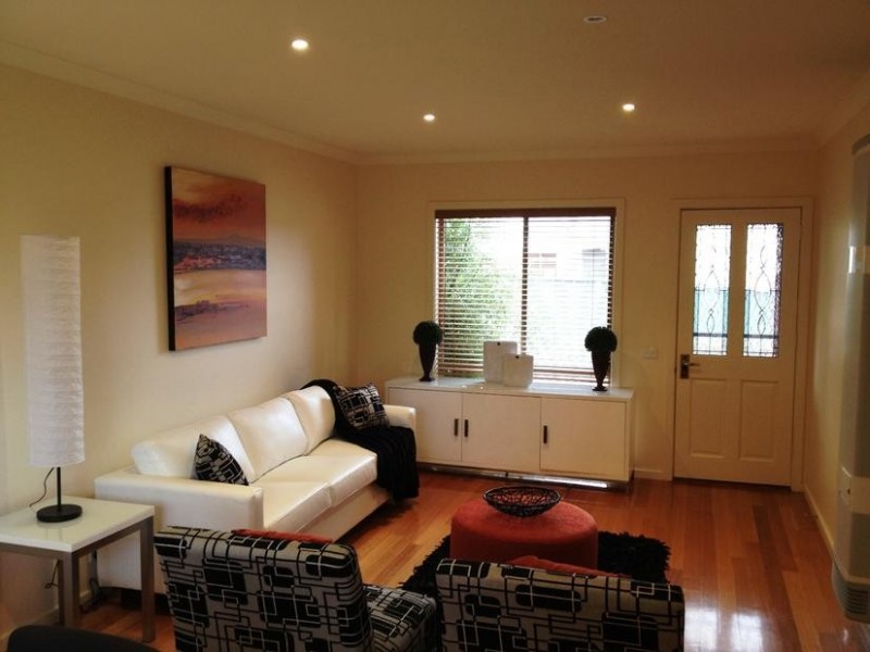 2/17 Bobs Street, White Hills VIC 3550