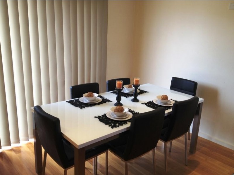 2/17 Bobs Street, White Hills VIC 3550