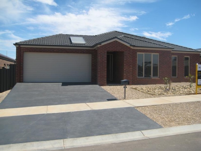 9 Metropolitan Drive, Eaglehawk VIC 3556