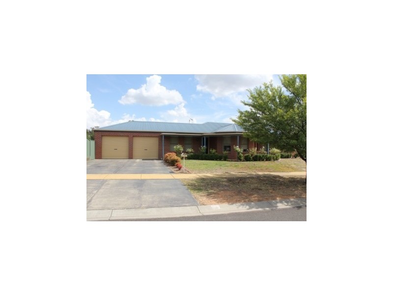 3 Brentwood Drive, Strathfieldsaye VIC 3551