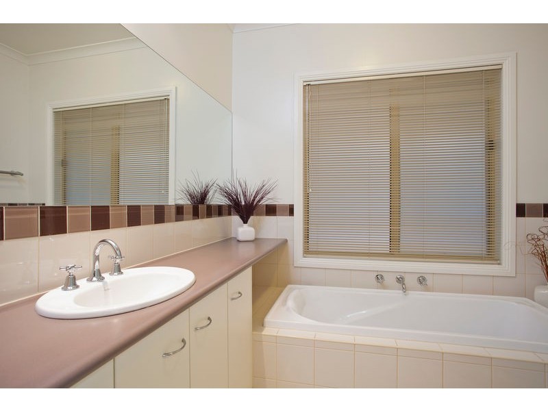 5 Clarendon Close, Strathfieldsaye VIC 3551