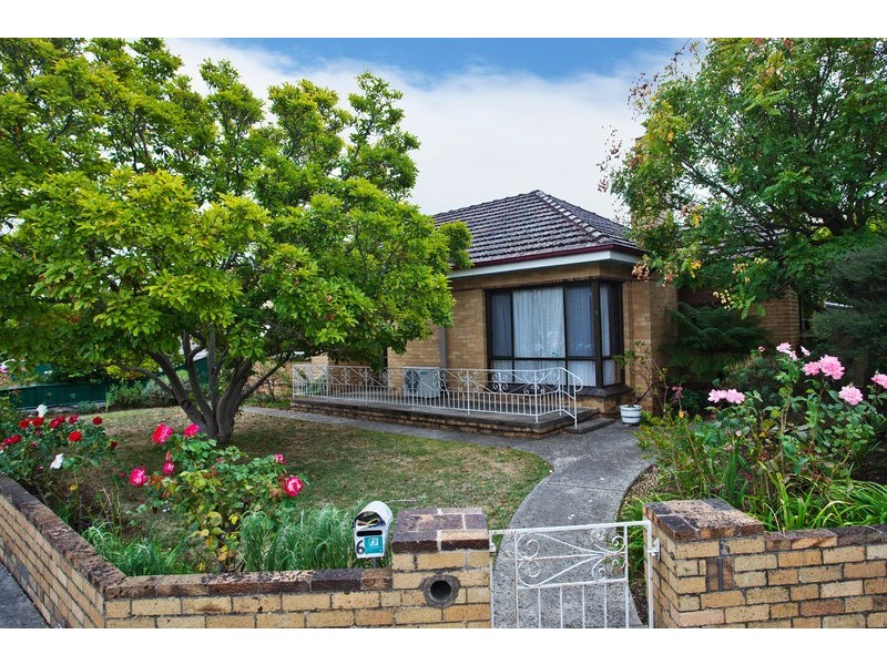 6 Houston Street, Flora Hill VIC 3550