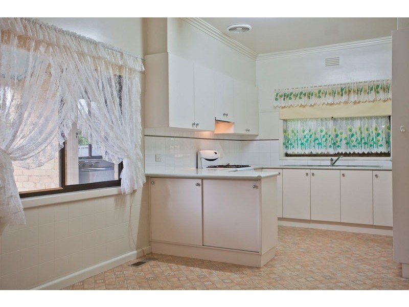 6 Houston Street, Flora Hill VIC 3550