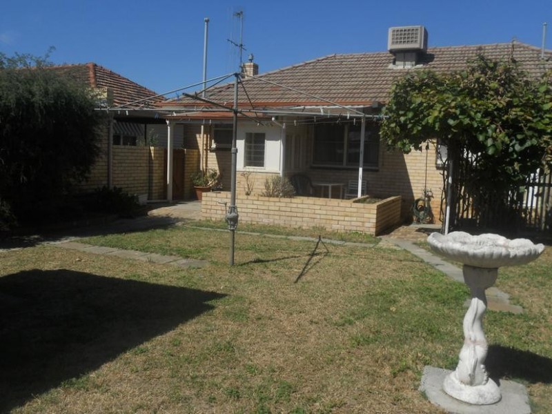 32 Montgomery Street, White Hills VIC 3550