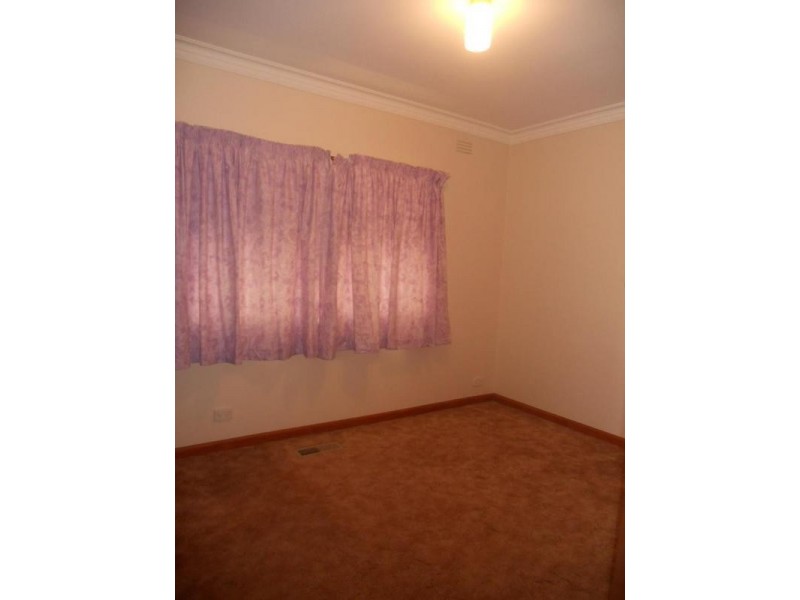 32 Montgomery Street, White Hills VIC 3550