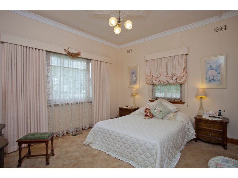 15 Hamelin Street, White Hills VIC 3550