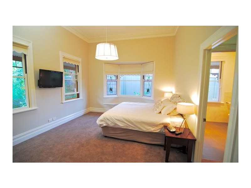 43 Edwards Road, Kennington VIC 3550