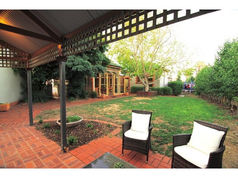 43 Edwards Road, Kennington VIC 3550