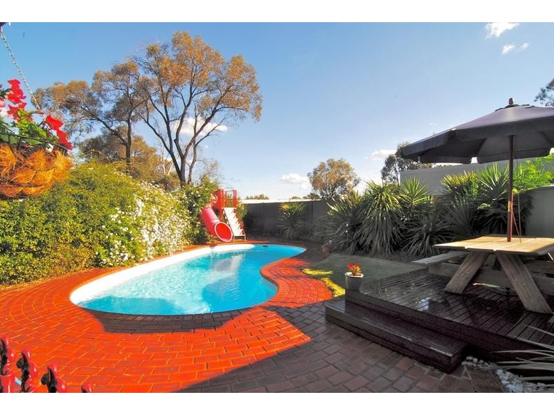 43 Edwards Road, Kennington VIC 3550