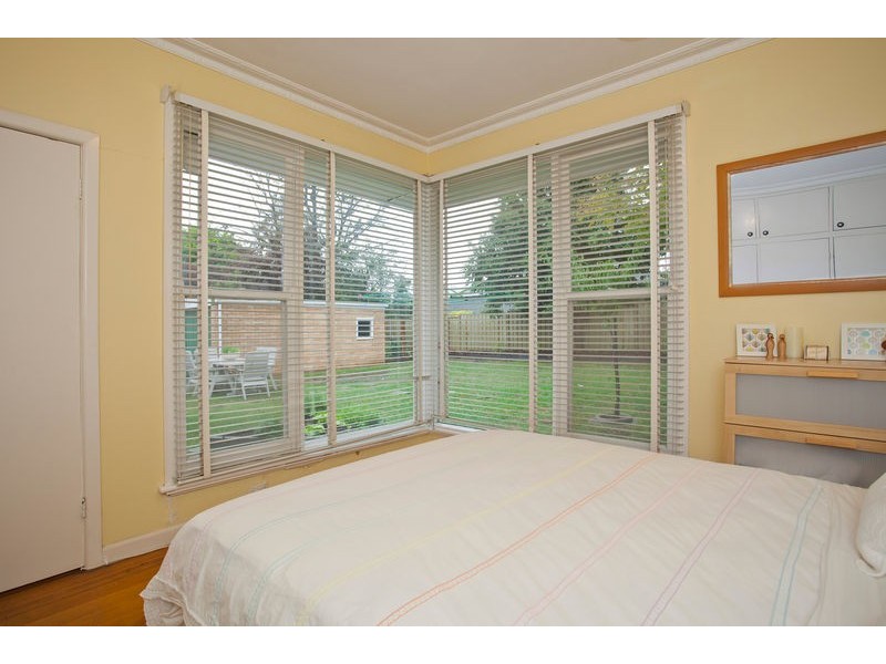 5 Ewing Avenue, Flora Hill VIC 3550