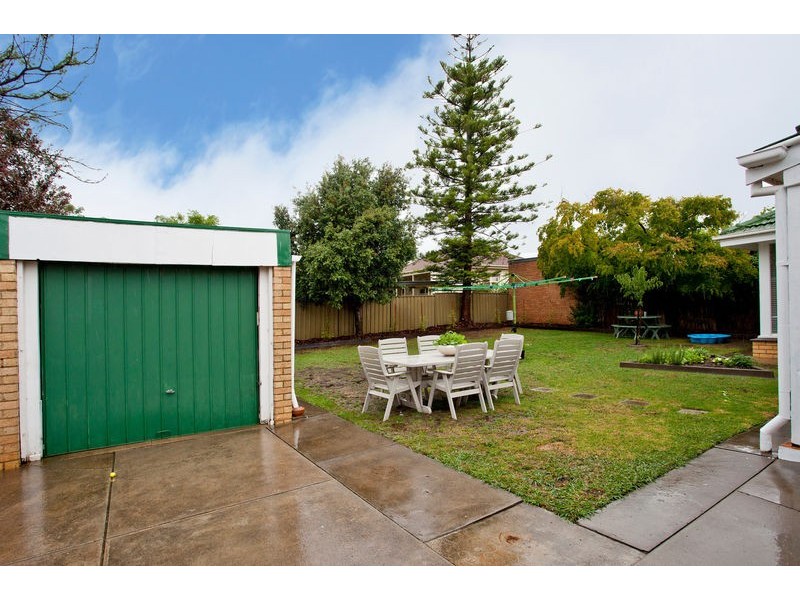 5 Ewing Avenue, Flora Hill VIC 3550
