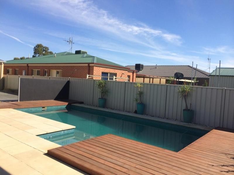 14 Blackwattle Drive, Epsom VIC 3551