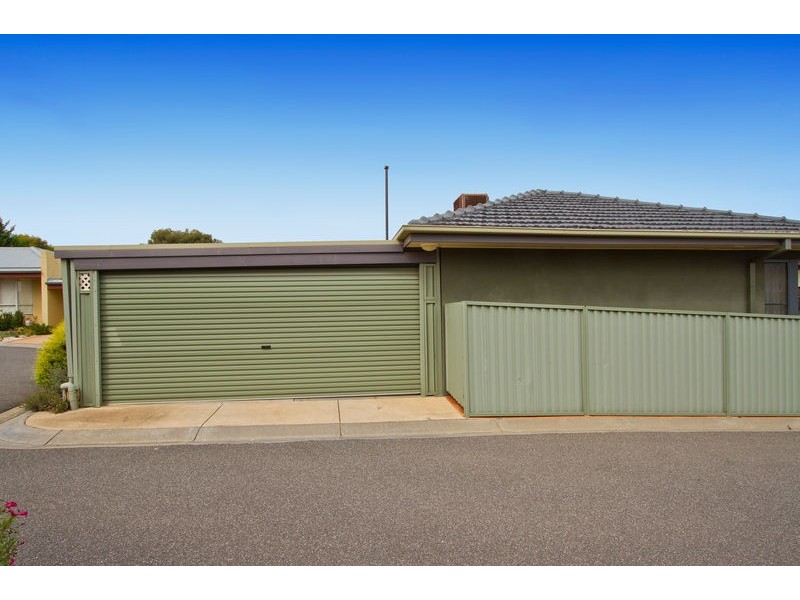 8 Retreat Road, Flora Hill VIC 3550