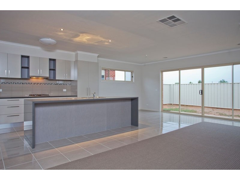 20 Market Garden Circuit, Epsom VIC 3551