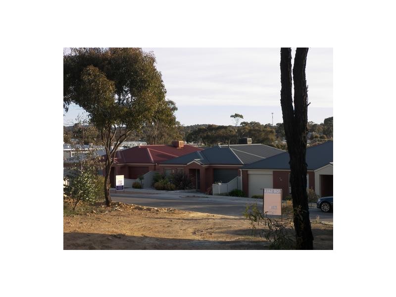 15 Bronze Drive, Kangaroo Flat VIC 3555