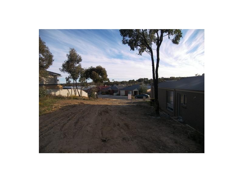 15 Bronze Drive, Kangaroo Flat VIC 3555