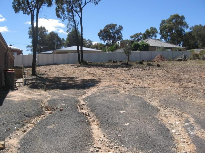 15 Bronze Drive, Kangaroo Flat VIC 3555