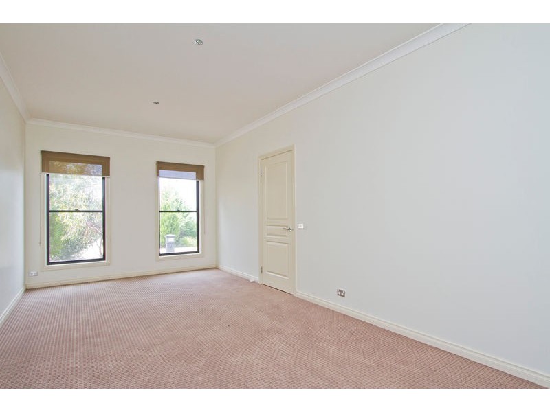 11B Gumnut Rise, Strathdale VIC 3550