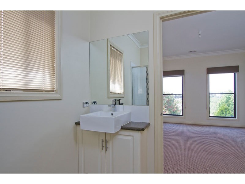 11B Gumnut Rise, Strathdale VIC 3550