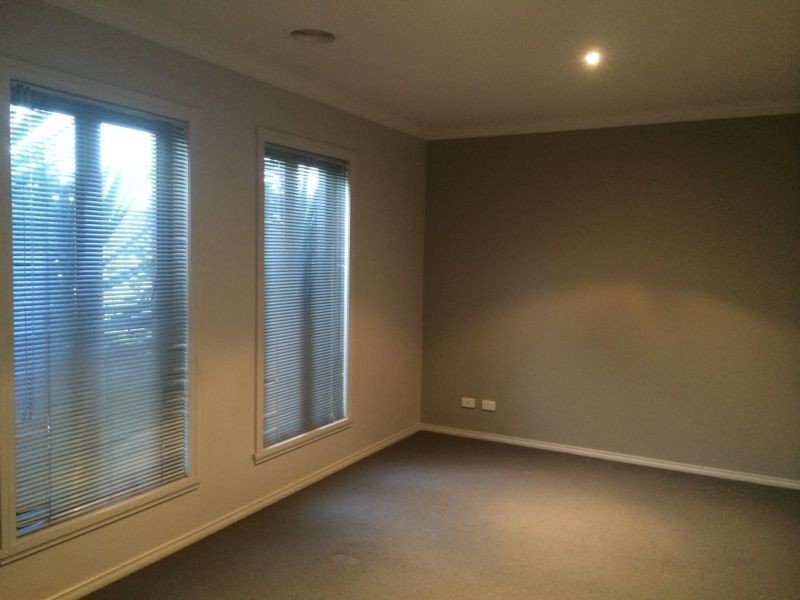6 Luke Place, Flora Hill VIC 3550