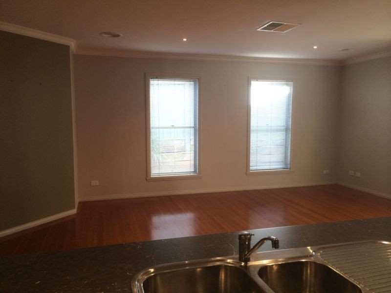 6 Luke Place, Flora Hill VIC 3550