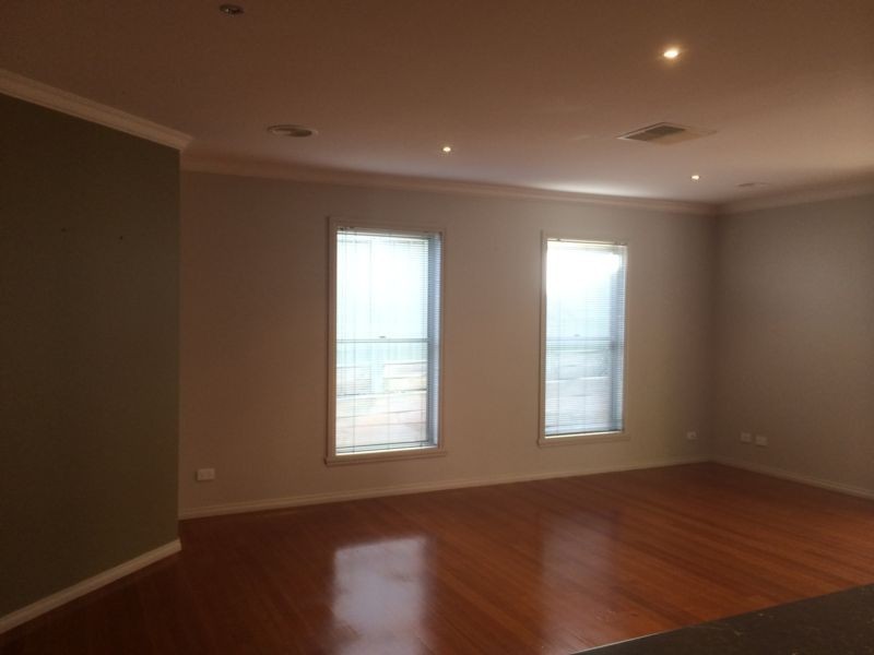 6 Luke Place, Flora Hill VIC 3550